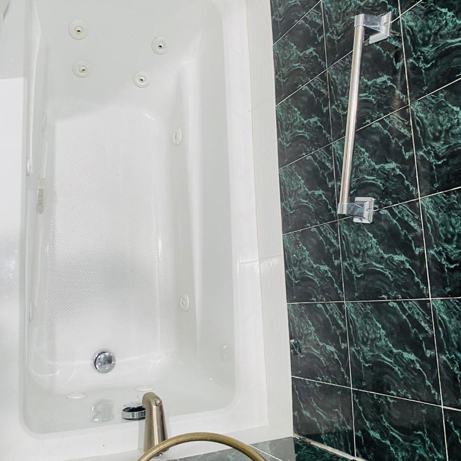 Room With Jacuzzi, Massage Seat, And Parking Space, The Best Choices!! Норт-Берген Экстерьер фото