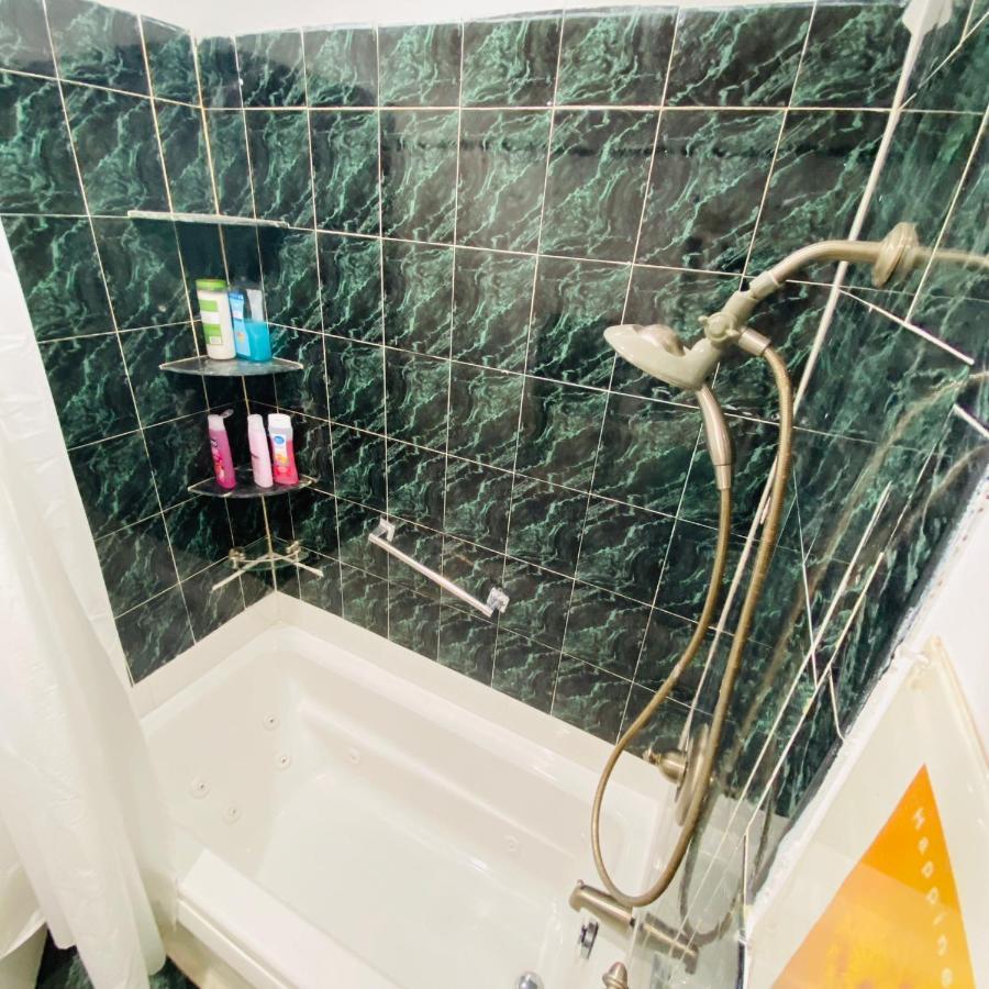 Room With Jacuzzi, Massage Seat, And Parking Space, The Best Choices!! Норт-Берген Экстерьер фото